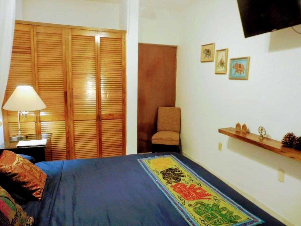 Casa Adriana VIP Backpackers Hostel Puerto Vallarta Bagian luar foto