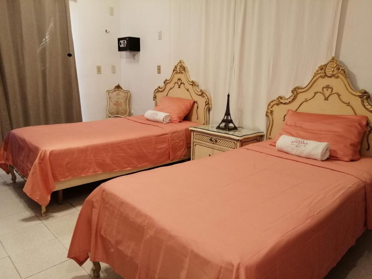 Casa Adriana VIP Backpackers Hostel Puerto Vallarta Bagian luar foto