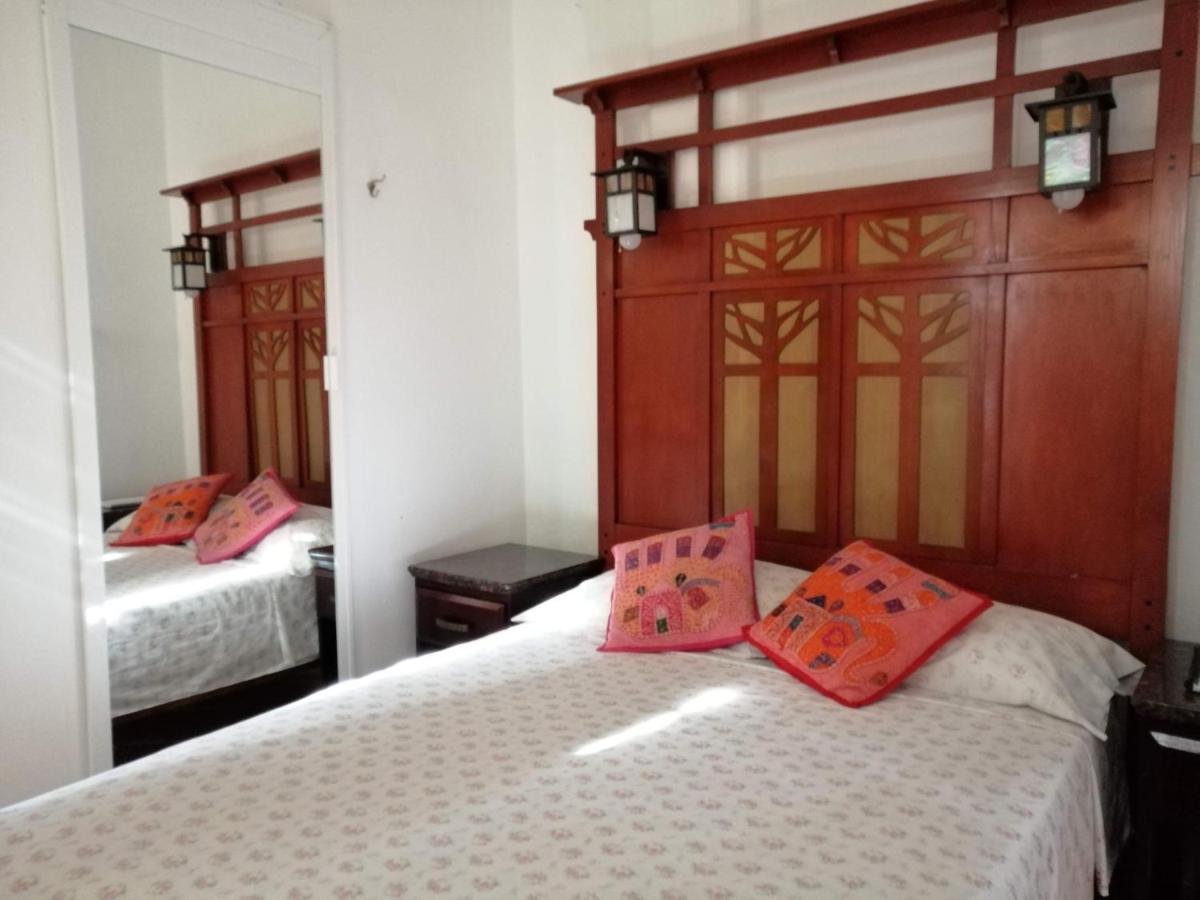 Casa Adriana VIP Backpackers Hostel Puerto Vallarta Bagian luar foto