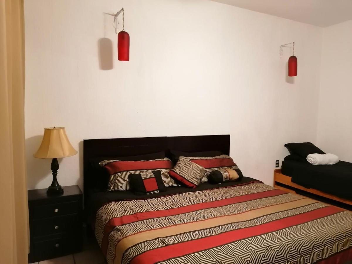 Casa Adriana VIP Backpackers Hostel Puerto Vallarta Bagian luar foto
