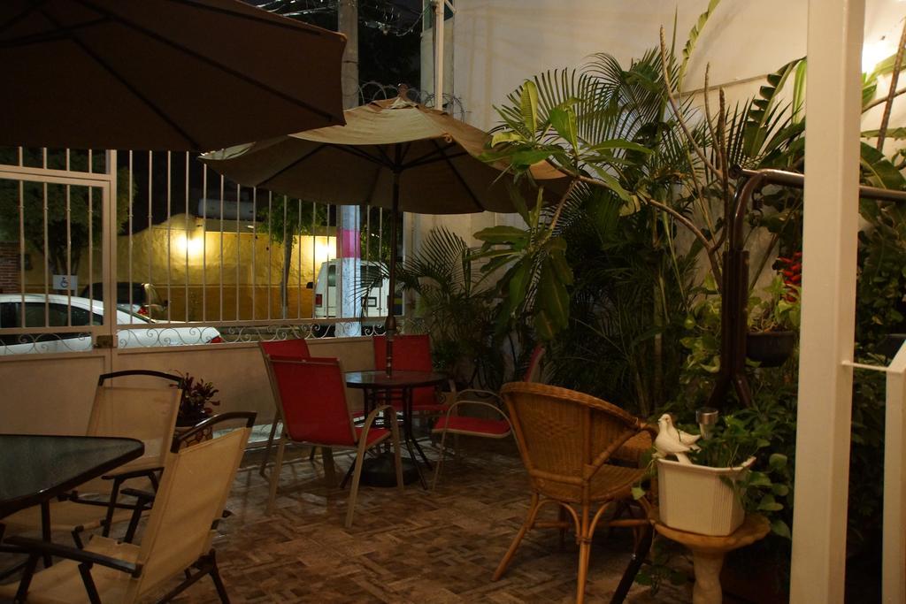 Casa Adriana VIP Backpackers Hostel Puerto Vallarta Bagian luar foto
