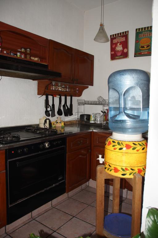 Casa Adriana VIP Backpackers Hostel Puerto Vallarta Bagian luar foto