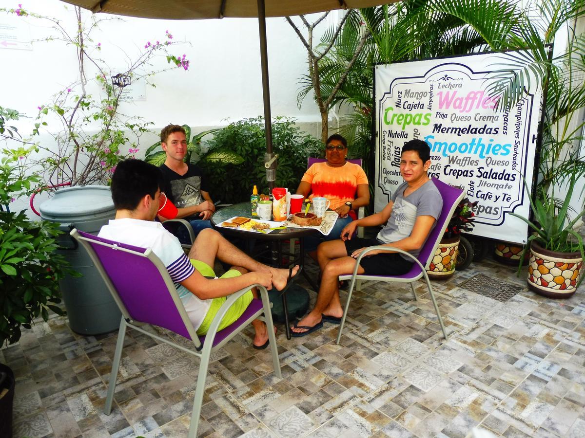 Casa Adriana VIP Backpackers Hostel Puerto Vallarta Bagian luar foto
