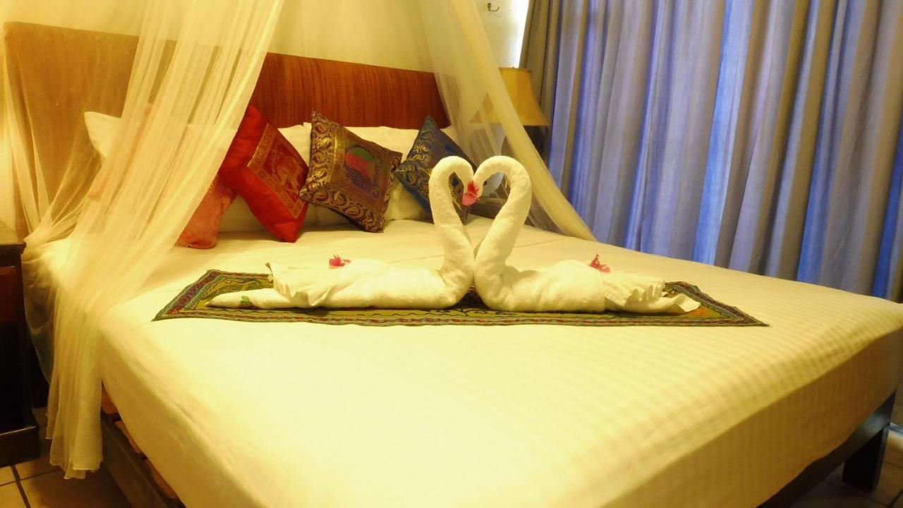 Casa Adriana VIP Backpackers Hostel Puerto Vallarta Bagian luar foto