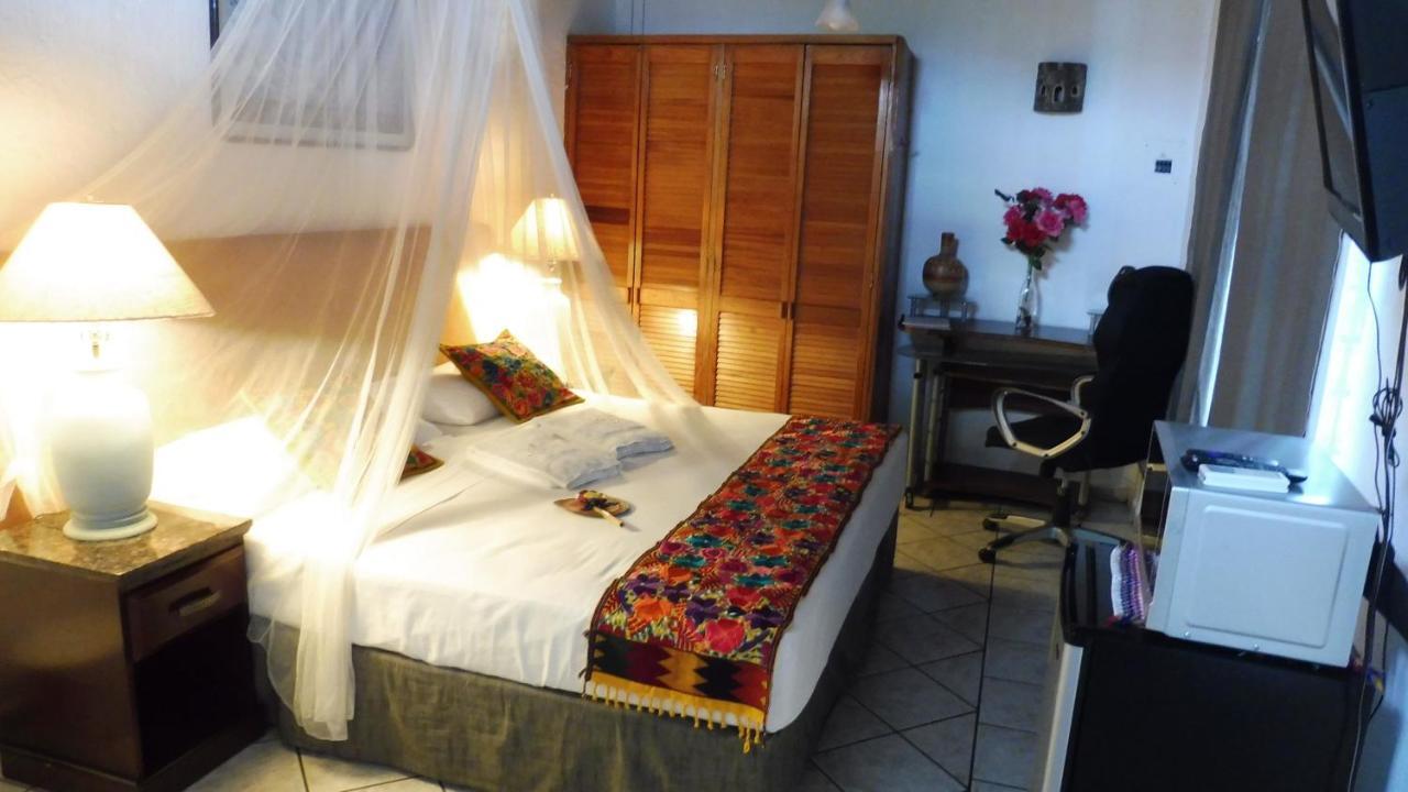 Casa Adriana VIP Backpackers Hostel Puerto Vallarta Bagian luar foto
